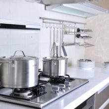 佛山市三水大橋五金制品廠(chǎng) 專(zhuān)業(yè)五金加工與化妝品批發(fā)服務(wù)